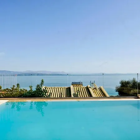 Renata Gold - Private Pool, Free Parking & Sea View *