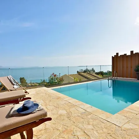 Renata Gold - Private Pool, Free Parking & Sea View Willa