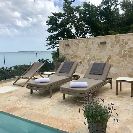 Renata Gold - Private Pool, Free Parking & Sea View Barbati