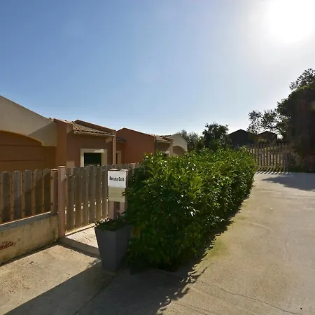 Renata Gold - Private Pool, Free Parking & Sea View Villa