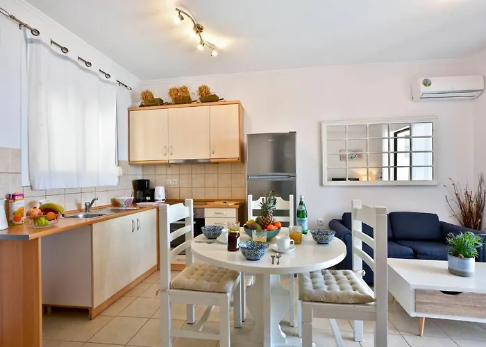 Renata Gold - Private Pool, Free Parking & Sea View