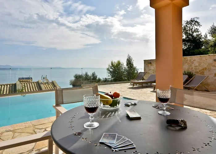 Renata Gold - Private Pool, Free Parking & Sea View *