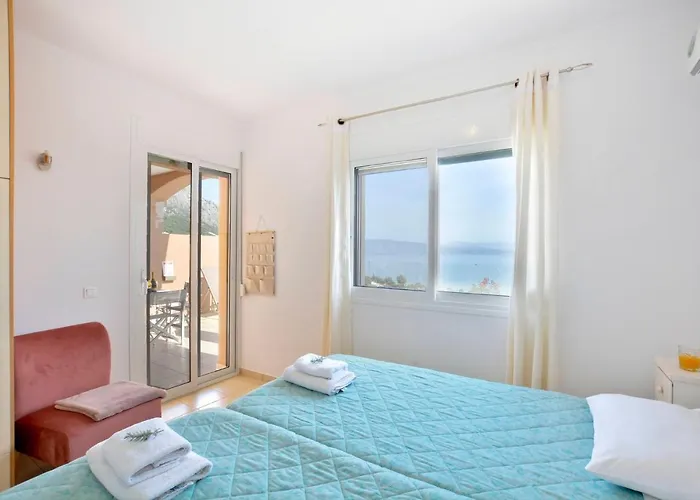 Renata Gold - Private Pool, Free Parking & Sea View *