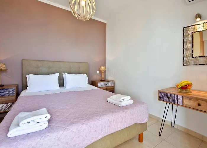 Renata Gold - Private Pool, Free Parking & Sea View Villa *