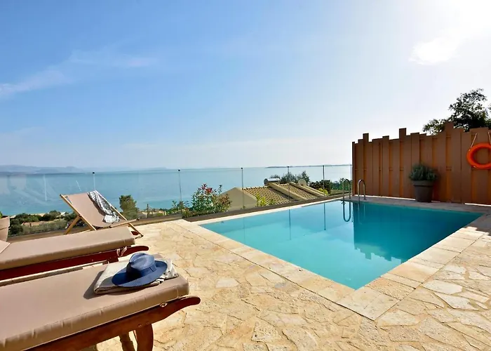 Renata Gold - Private Pool, Free Parking & Sea View Villa