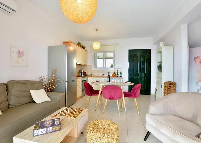 Renata Gold - Private Pool, Free Parking & Sea View *