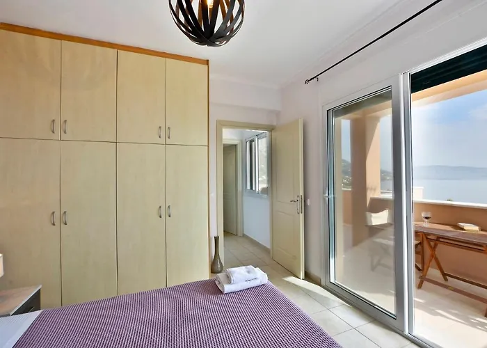 Villa Renata Gold - Private Pool, Free Parking & Sea View