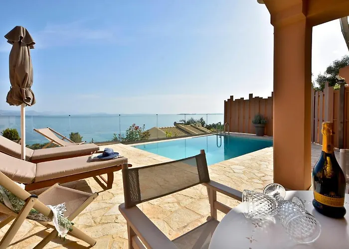 Renata Gold - Private Pool, Free Parking & Sea View *