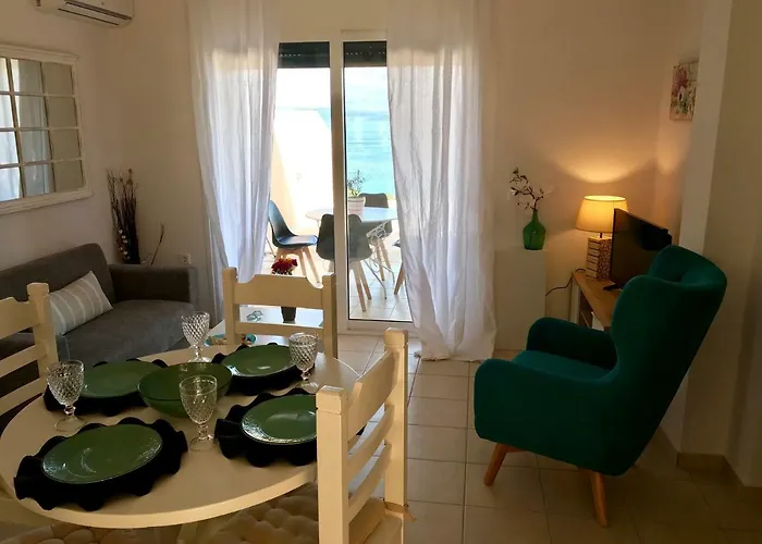 Renata Gold - Private Pool, Free Parking & Sea View *