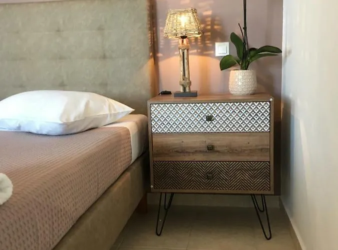 Renata Gold - Private Pool, Free Parking & Sea View