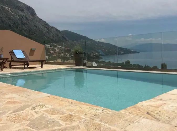 Renata Gold - Private Pool, Free Parking & Sea View