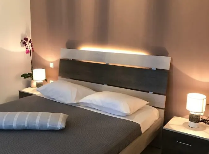 Renata Gold - Private Pool, Free Parking & Sea View Μπαρμπάτι