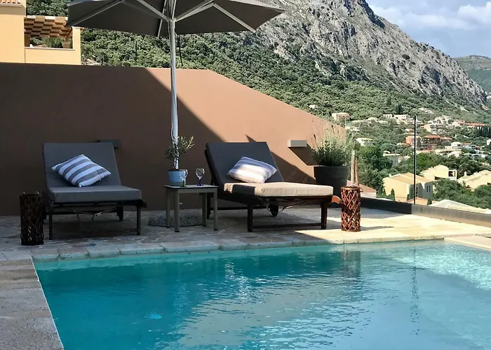 Renata Gold - Private Pool, Free Parking & Sea View
