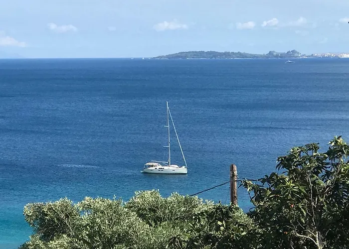 Renata Gold - Private Pool, Free Parking & Sea View *