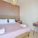 Renata Gold - Private Pool, Free Parking & Sea View Villa *