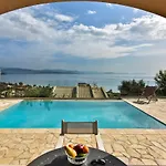 Villa Renata Gold - Private Pool, Free Parking & Sea View