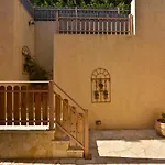 Villa Renata Gold - Private Pool, Free Parking & Sea View