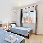 Renata Gold - Private Pool, Free Parking & Sea View Villa