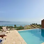 Renata Gold - Private Pool, Free Parking & Sea View Villa