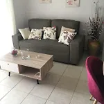 Renata Gold - Private Pool, Free Parking & Sea View Villa