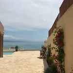 Renata Gold - Private Pool, Free Parking & Sea View Villa