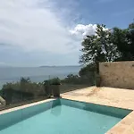 Villa Renata Gold - Private Pool, Free Parking & Sea View