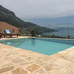 Renata Gold - Private Pool, Free Parking & Sea View