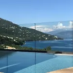 Renata Gold - Private Pool, Free Parking & Sea View