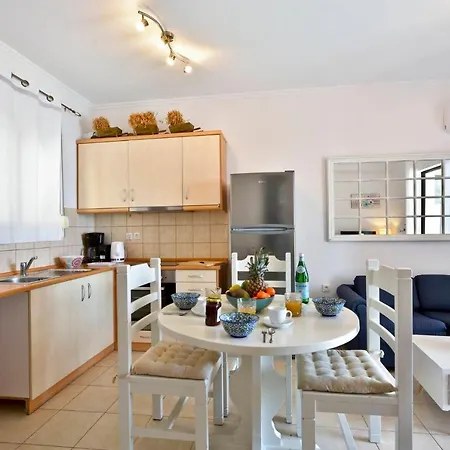 Renata Gold - Private Pool, Free Parking & Sea View
