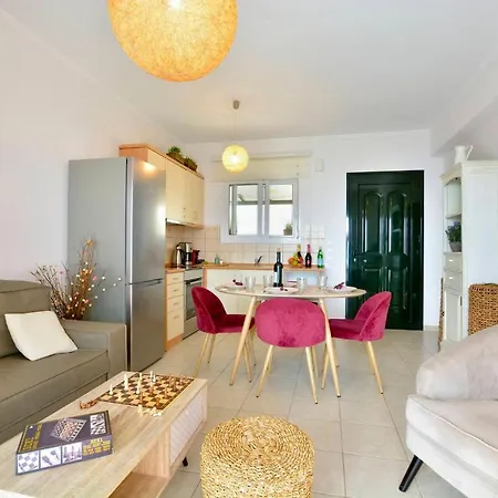 Renata Gold - Private Pool, Free Parking & Sea View *