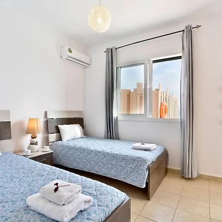 Renata Gold - Private Pool, Free Parking & Sea View Villa