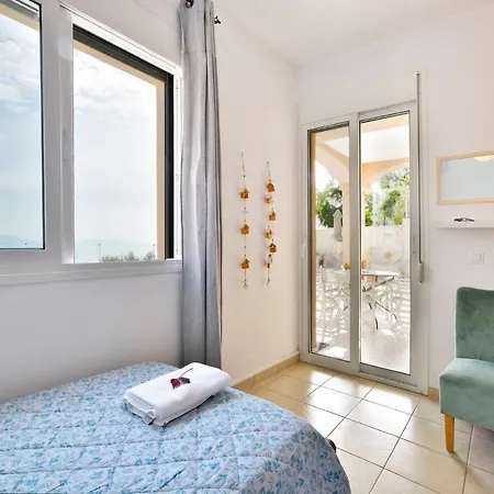 Renata Gold - Private Pool, Free Parking & Sea View