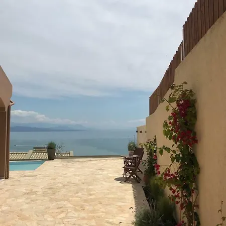 Renata Gold - Private Pool, Free Parking & Sea View Villa