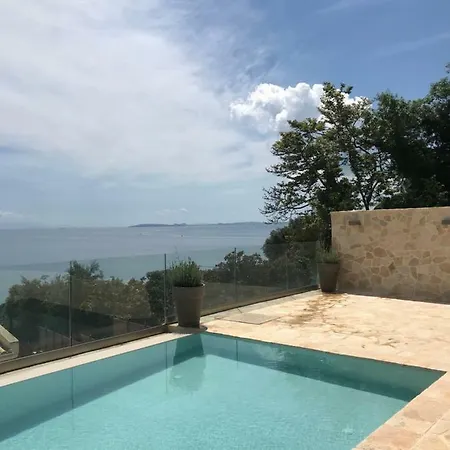 Villa Renata Gold - Private Pool, Free Parking & Sea View