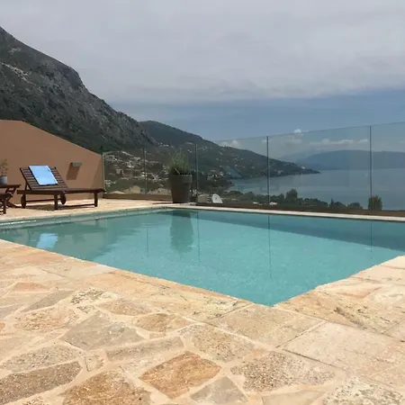 Renata Gold - Private Pool, Free Parking & Sea View
