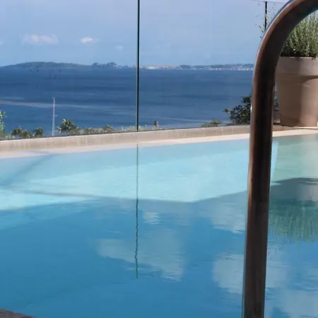 Renata Gold - Private Pool, Free Parking & Sea View Villa