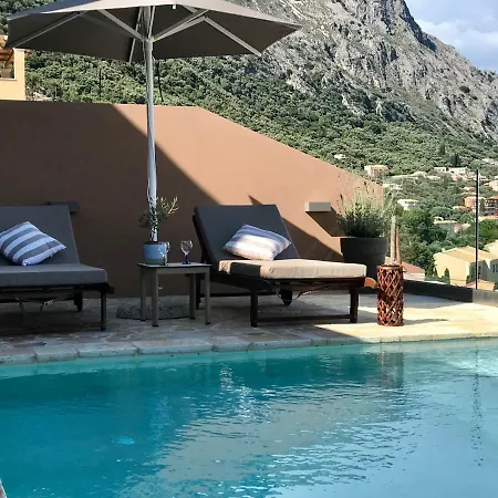 Renata Gold - Private Pool, Free Parking & Sea View